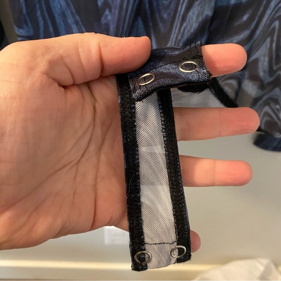 Good American sheer mesh mock neck bodysuit in blue abstract print size 5. 2XL - Picture 8 of 8